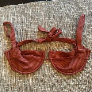Monday Swimwear Cala Roja top medium